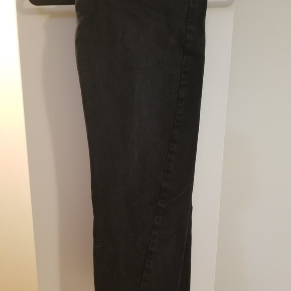 Black Levi's Jeans - Picture 2 of 3